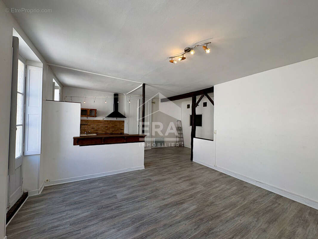 Sainte Foy la Grande, appartement en très bon état 75m² habitables 3 pièces - photo 2