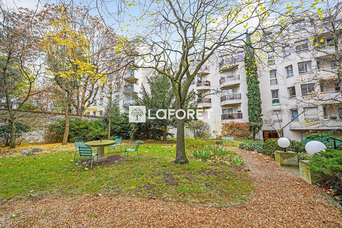 Appartement à PARIS-14E