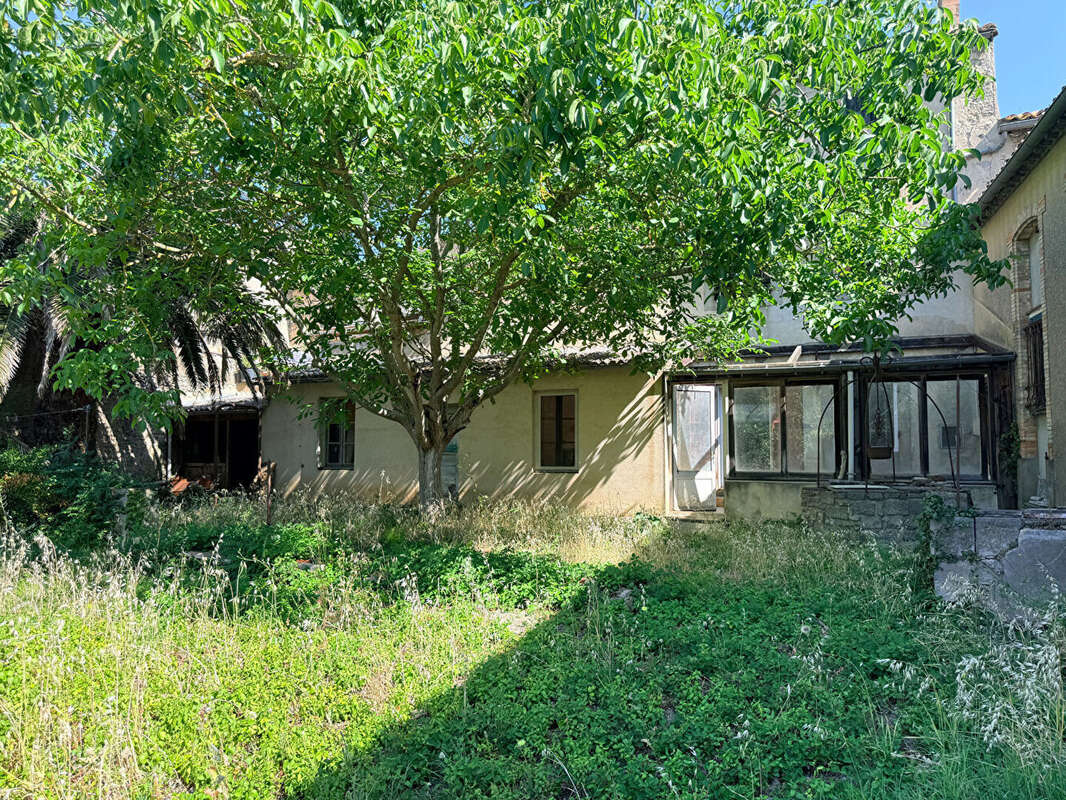 Maison à VILLEMOUSTAUSSOU