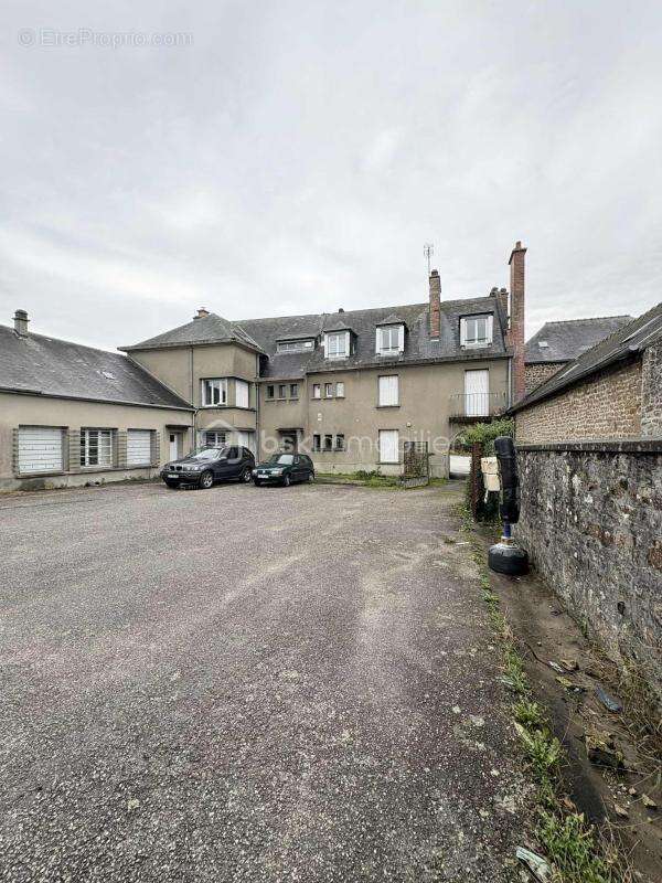 Appartement à LASSAY-LES-CHATEAUX