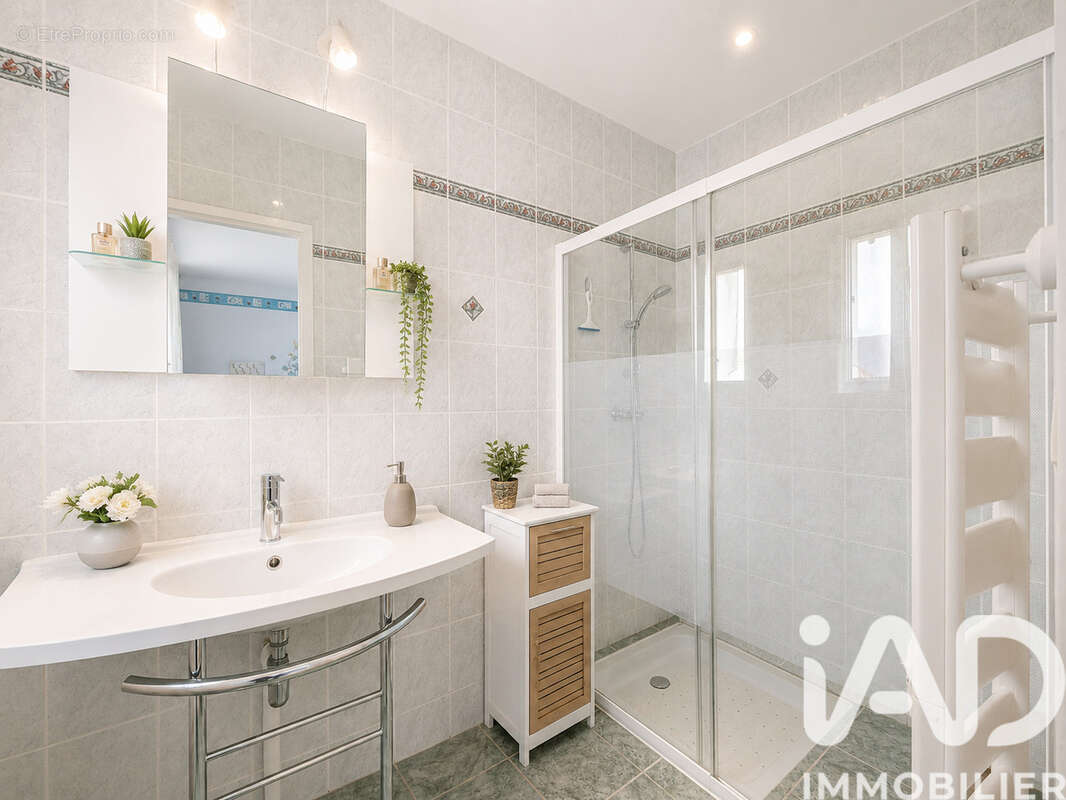 Maison 151 m² à Saint-Sauveur-D'aunis  - photo 8