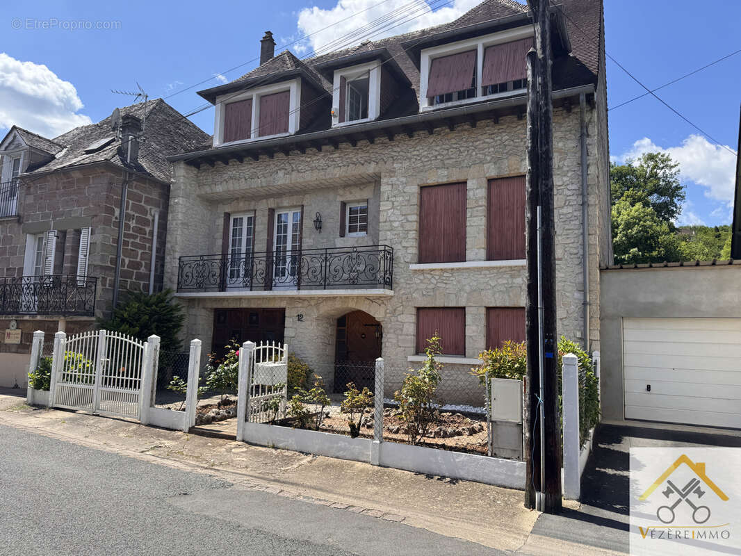 Maison à OBJAT
