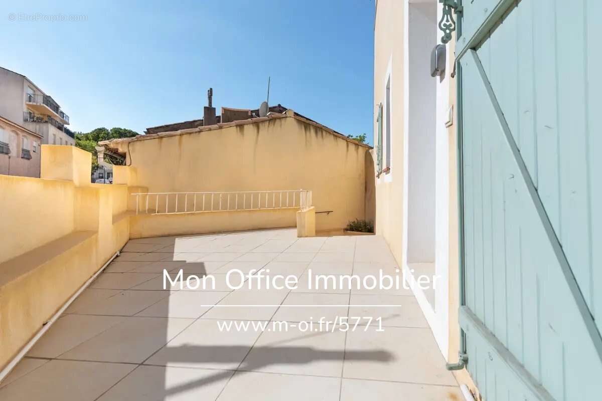 Appartement à SAINT-CYR-SUR-MER