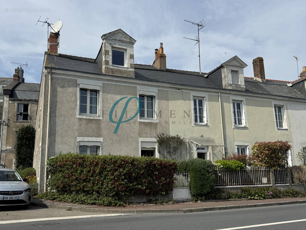 Maison à SAINT-GEREON