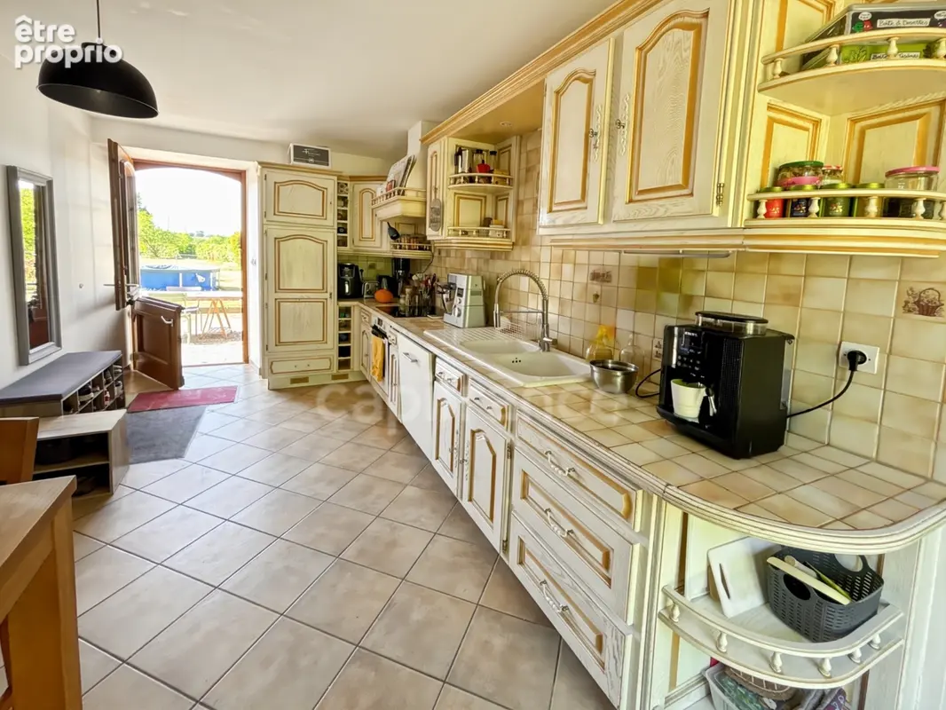 A vendre SAINT JEAN D’ASSÉ Maison de caractère avec dépendances sur 2,5 hectares - photo 7