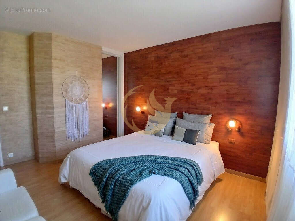 Maison 144 m² à Siros  - photo 6