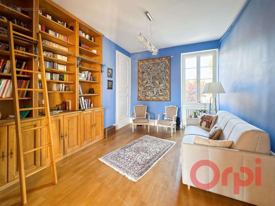 Maison à SAINT-AMAND-MONTROND