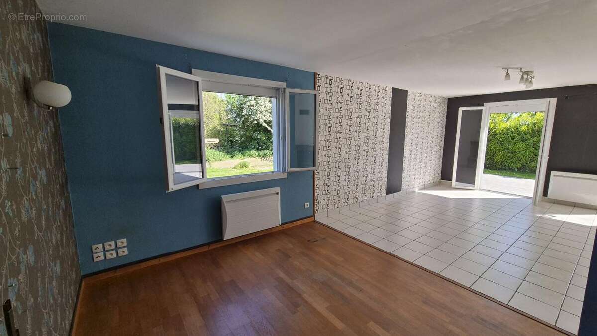 Maison à CONDE-SUR-VIRE