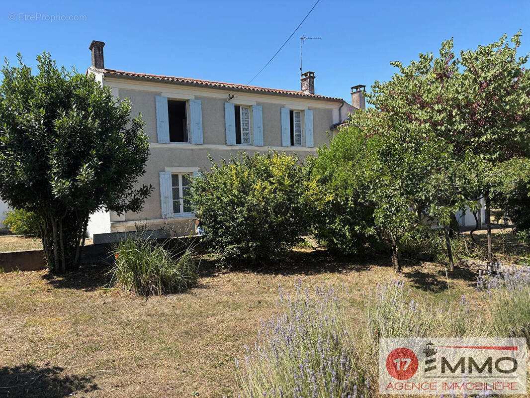 Maison à BORDS