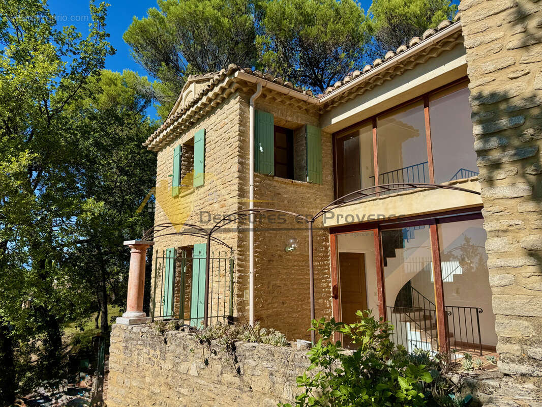 À vendre   Villa de caractère avec vue dominante, piscine et 4 chambres - photo 5