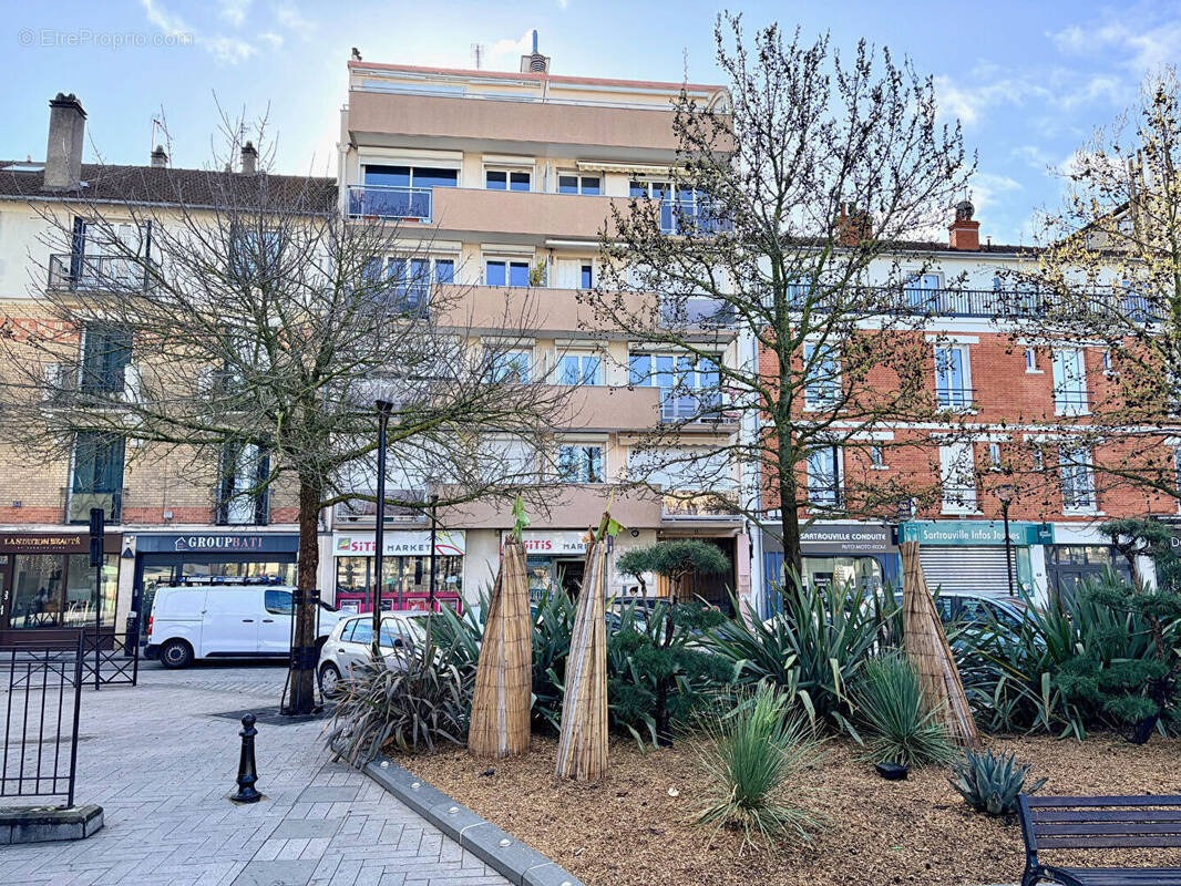 Appartement à SARTROUVILLE