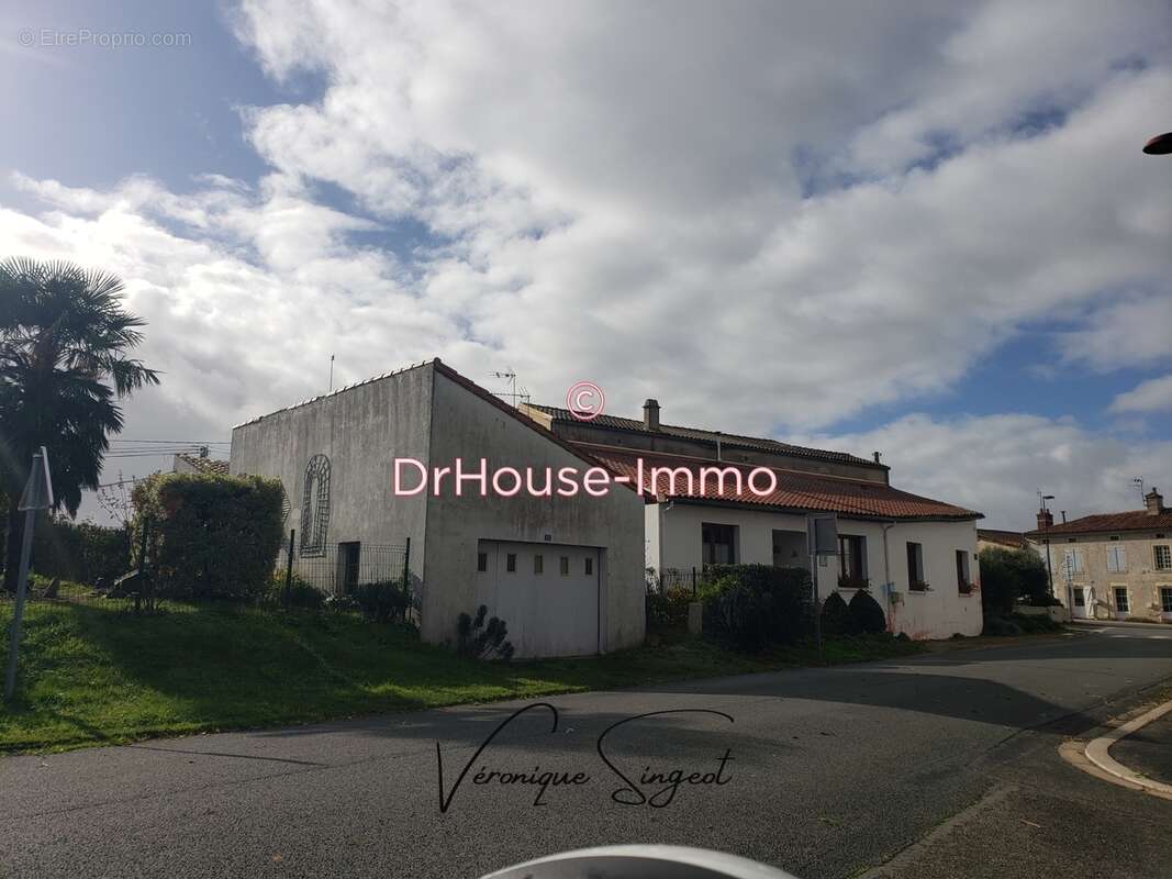 Maison à PUY-DE-SERRE