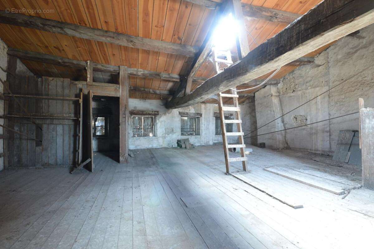 Immeuble a renover 17marans centre ville - photo 2