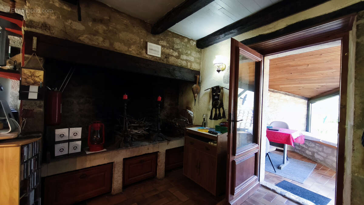 Maison à VILLESEQUE