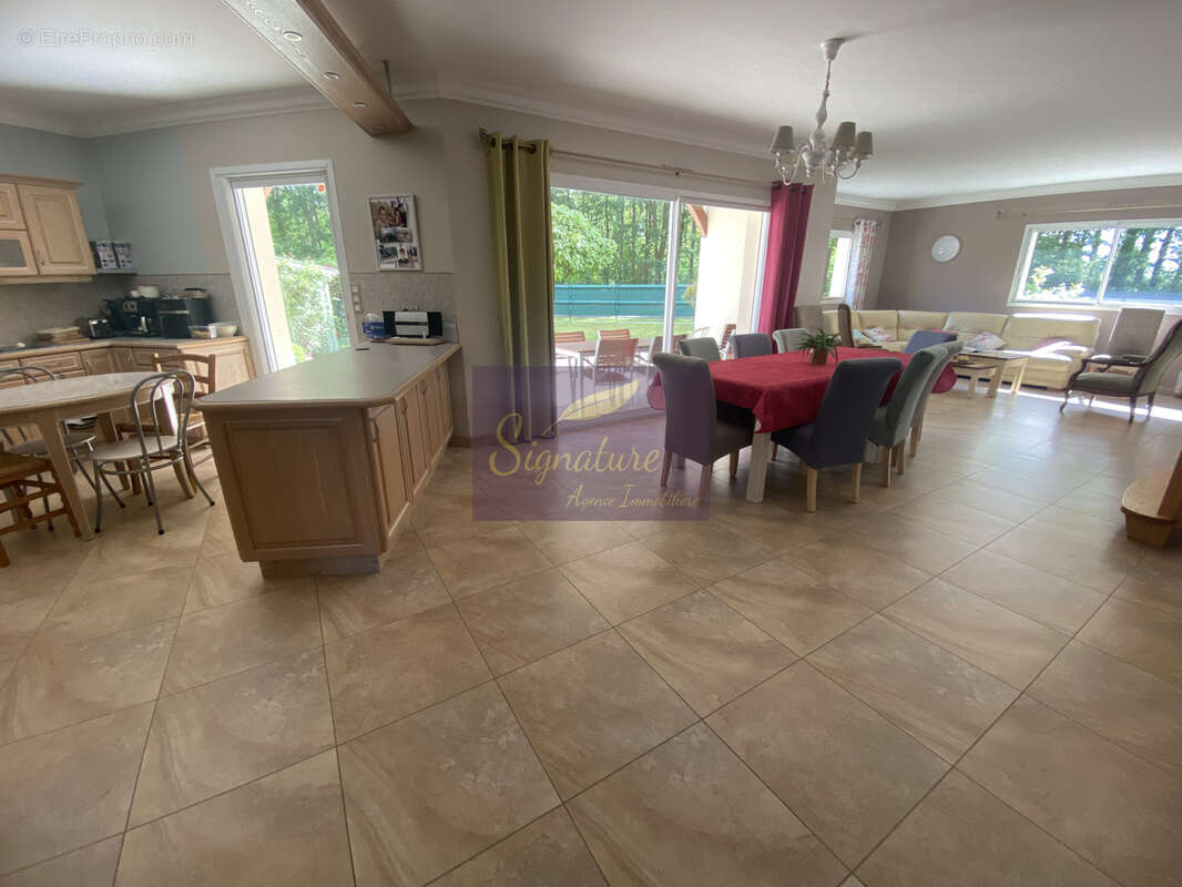 Maison Ruaudin - pièce de vie 70 m2 - 5 chambres - photo 4
