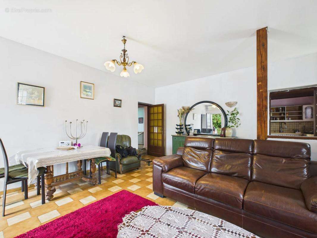 Maison à SEREZIN-DU-RHONE