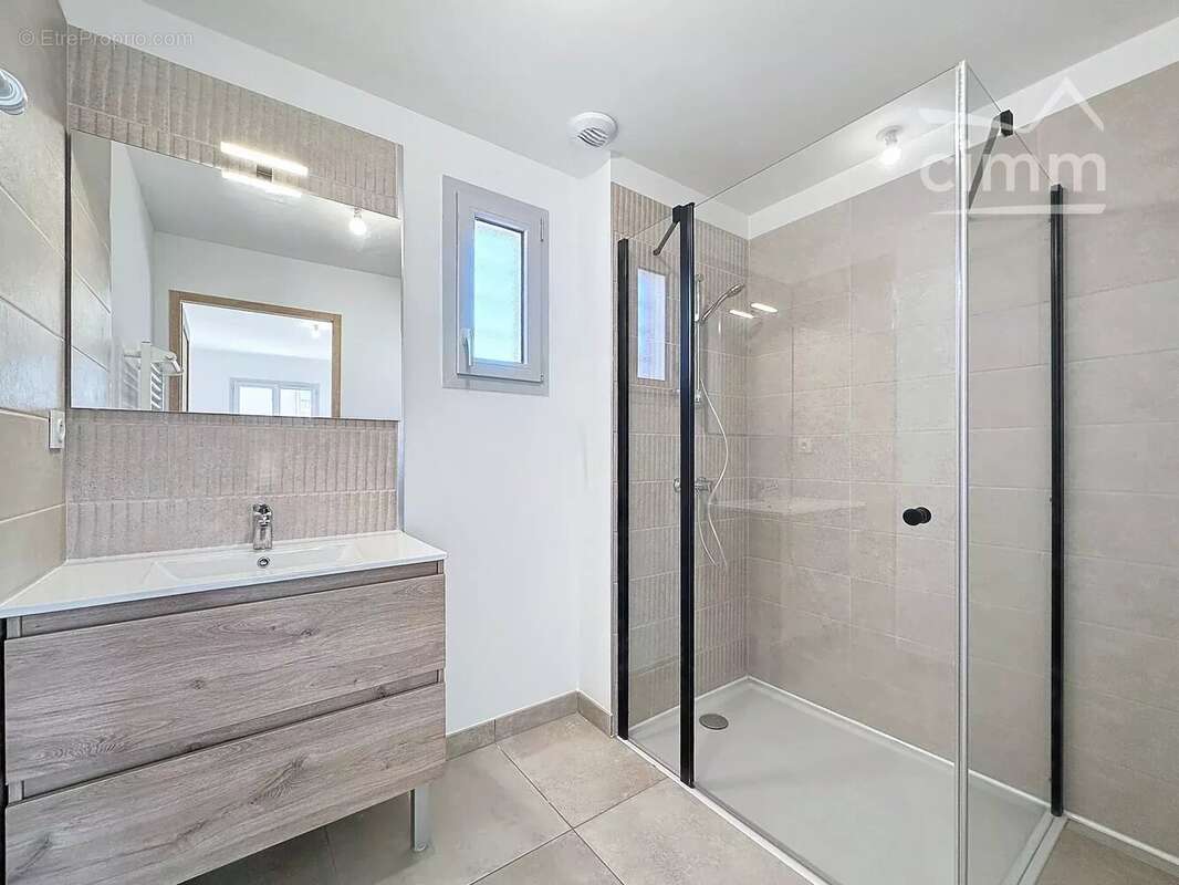 Maison à L'ISLE-SUR-LA-SORGUE