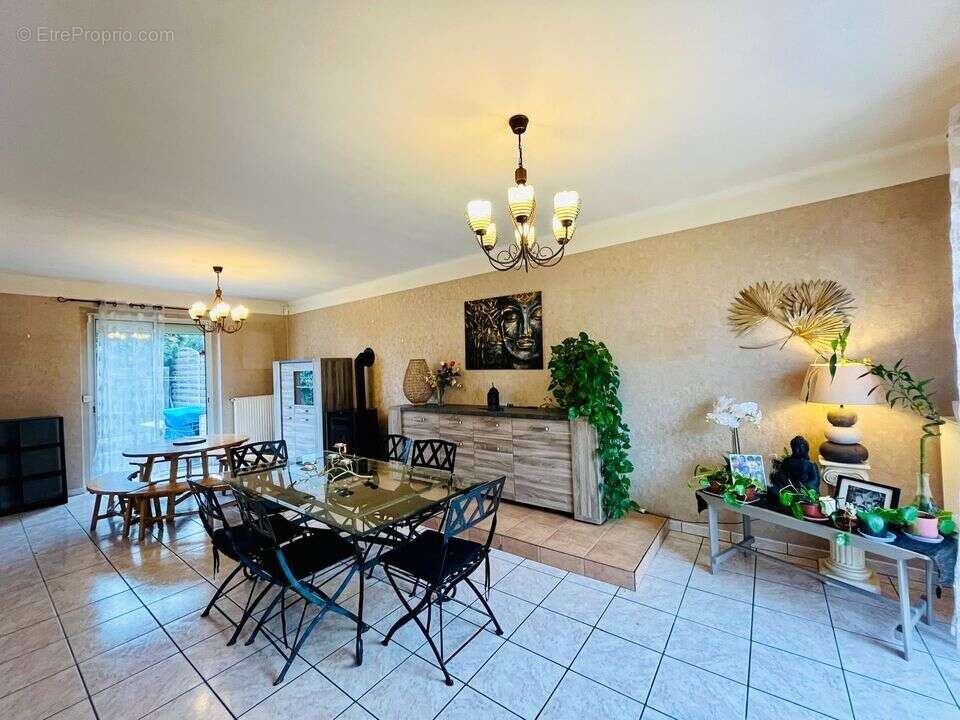 10 min tram  - Maison à ANNEMASSE