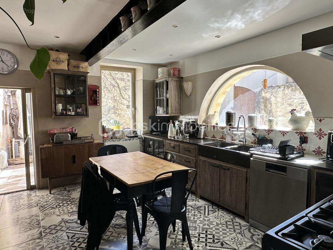 Grande maison en pierre avec bassin - photo 3