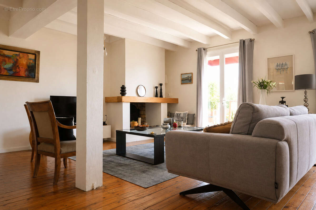 Maison de caractère avec piscine et doubles garages quartier Pasteur - photo 4