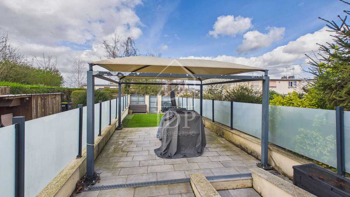 Maison à CORBEIL-ESSONNES