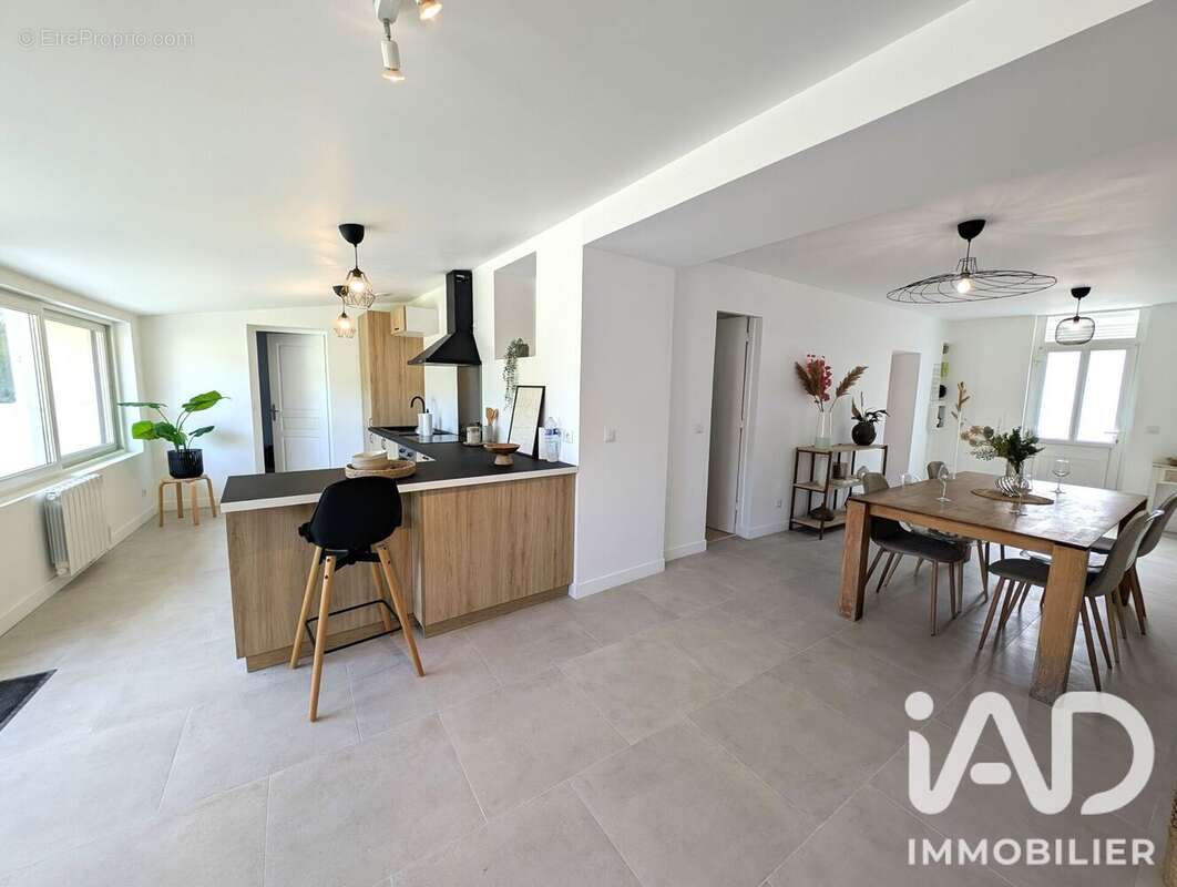 Maison 155 m² à Cuise-La-Motte  - photo 2