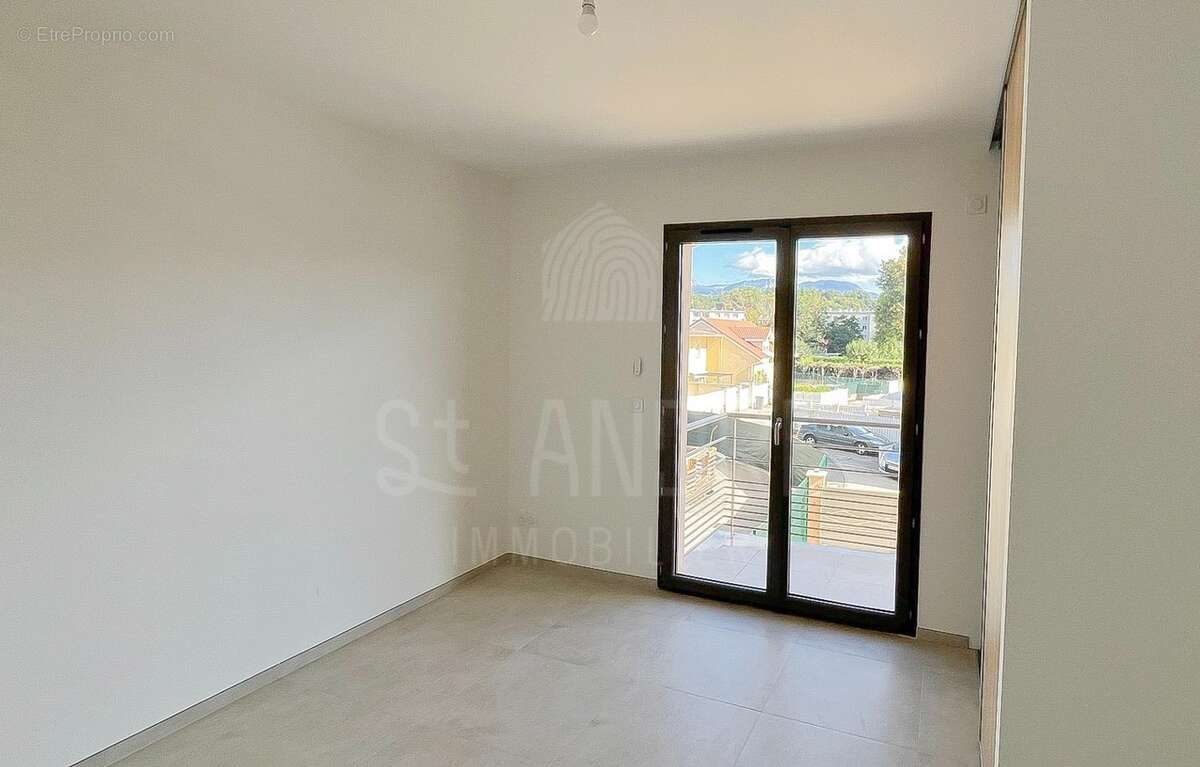 Appartement à RENAGE