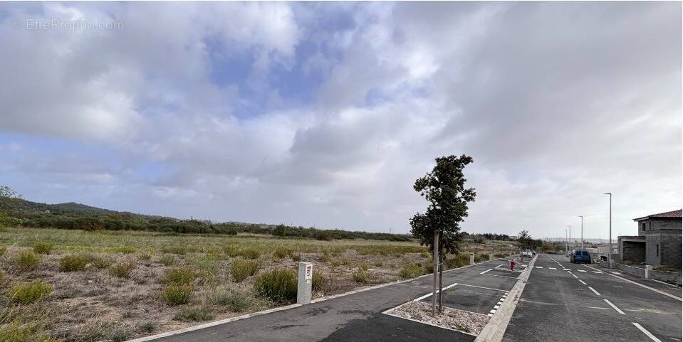 Terrain à LEZIGNAN-CORBIERES