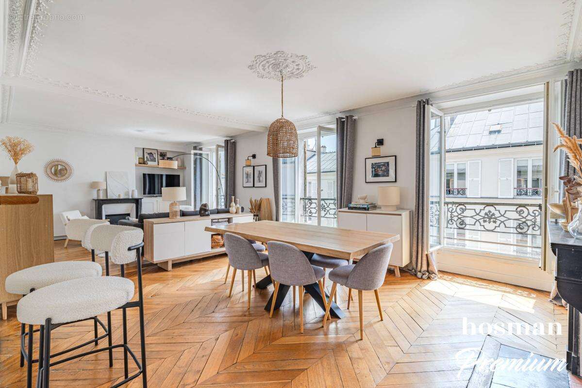 Appartement à PARIS-7E