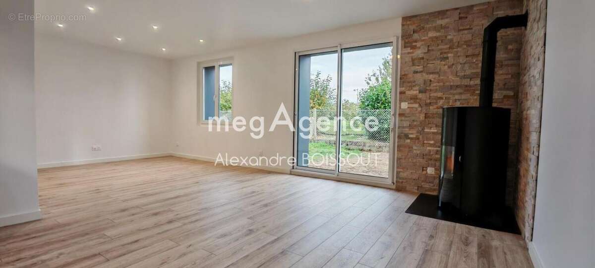 Maison à LA NEUVILLE-CHANT-D&#039;OISEL