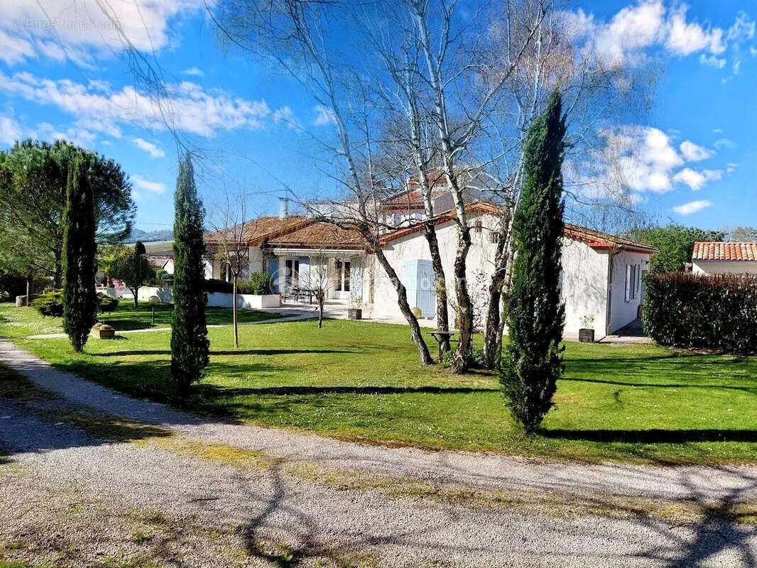 Maison à SOUAL