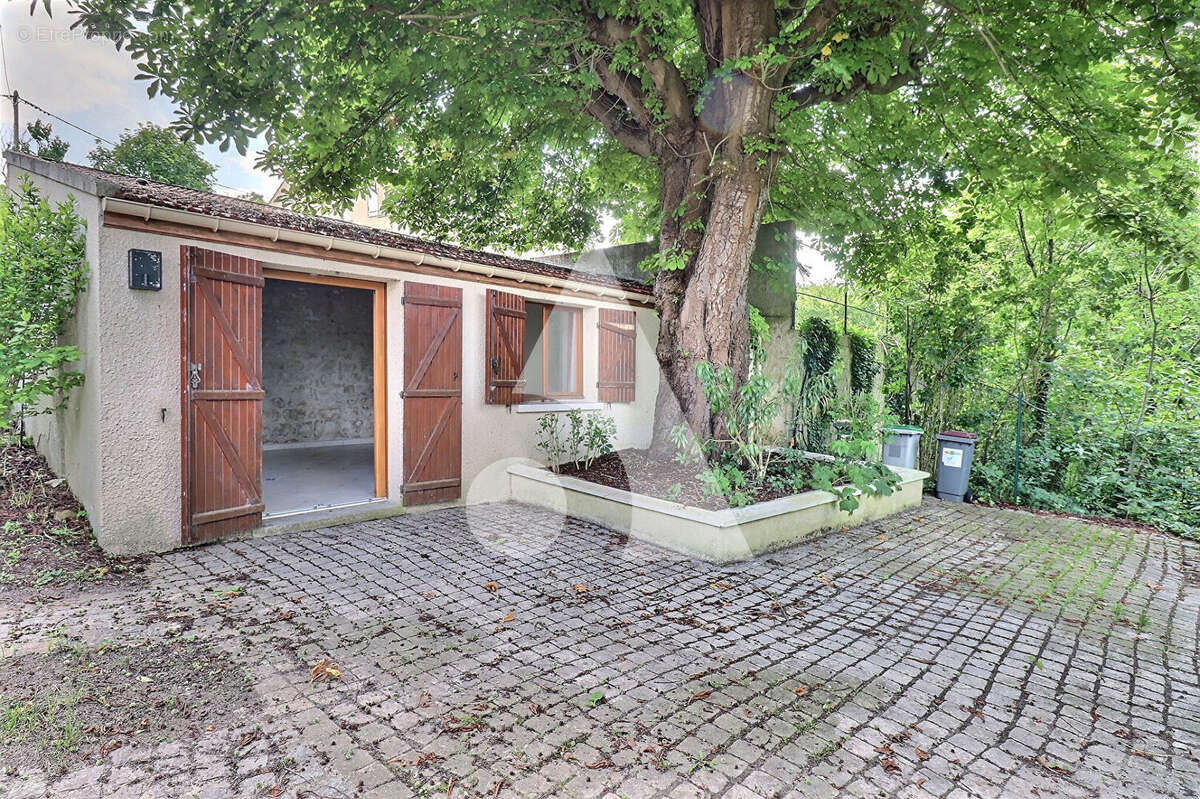 Maison à MERY-SUR-OISE