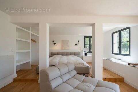 Maison 221 m² à Valbonne  - photo 2