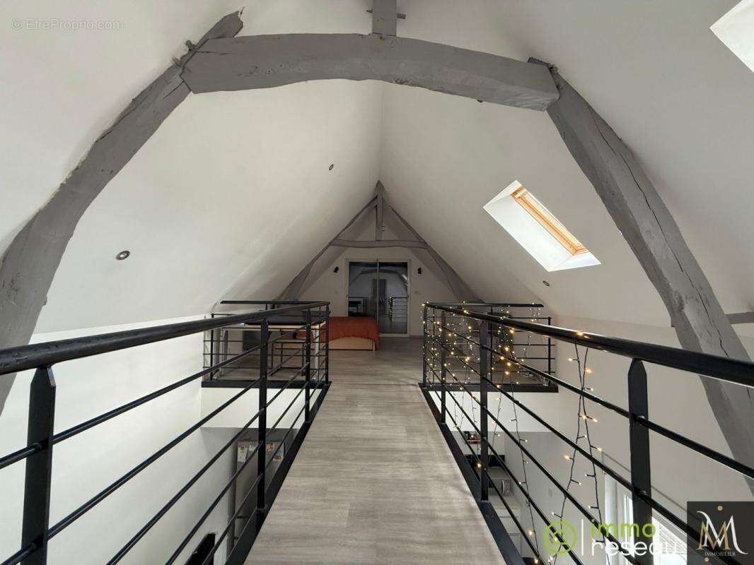 Maison à JENLAIN