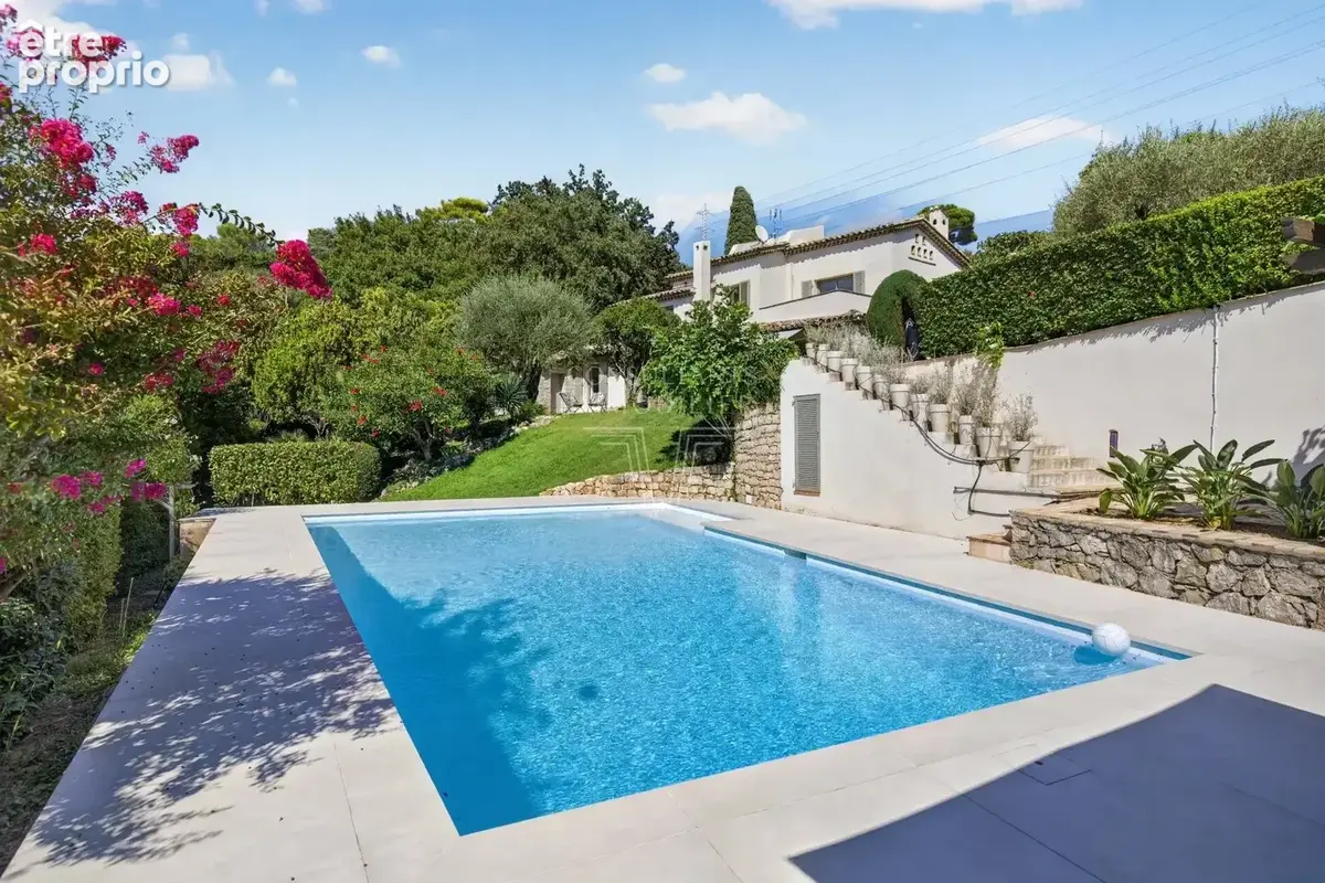 Mougins – Élégante propriété rénovée avec piscine au cœur d’un jardin paysager - photo 24