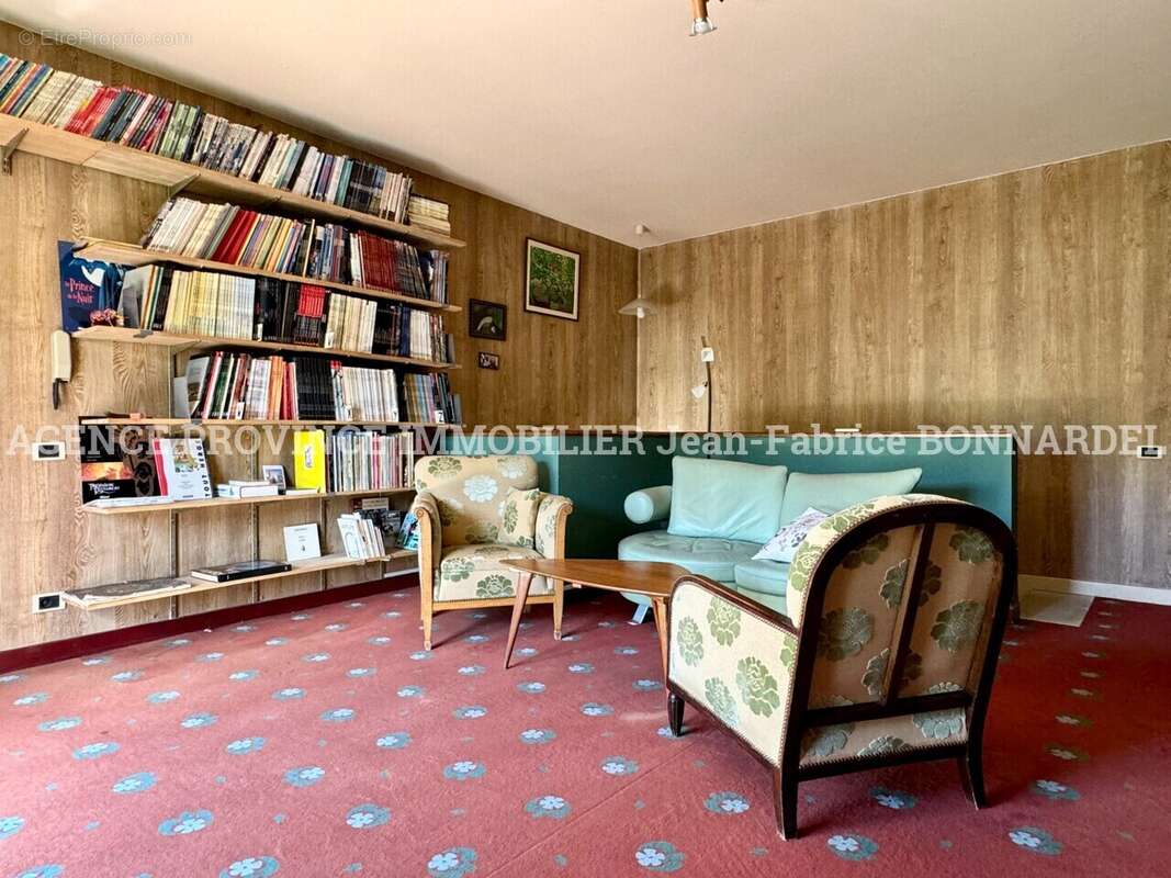 Maison à SAINT-RESTITUT