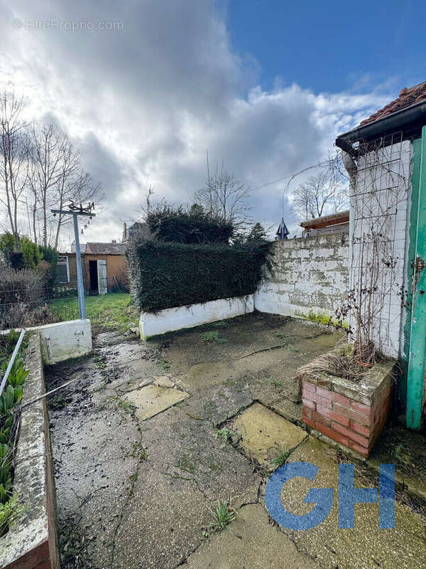 Maison à AULNOYE-AYMERIES