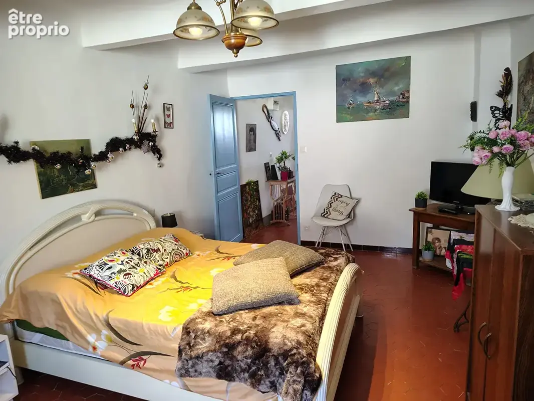 RÉGUSSE : maison de village , 3 chambres, bureau avec vue dégagée et cave - photo 22