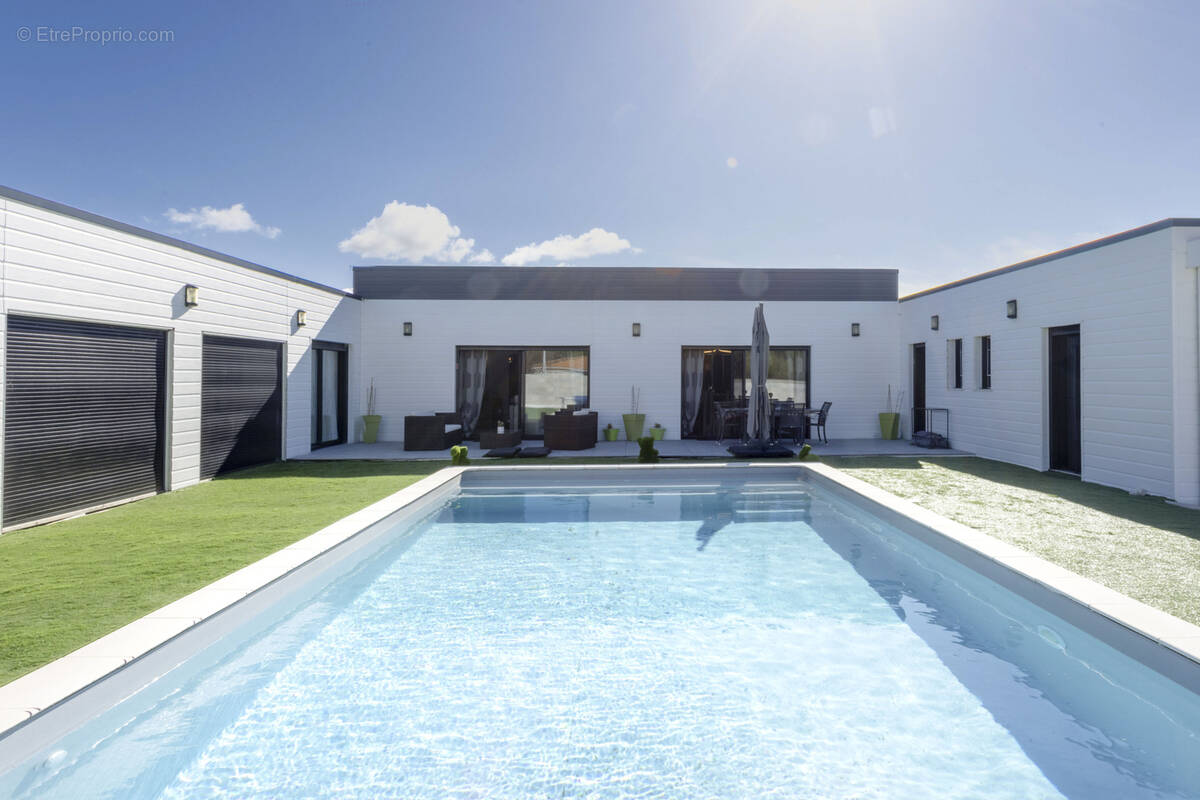 Maison à MESCHERS-SUR-GIRONDE