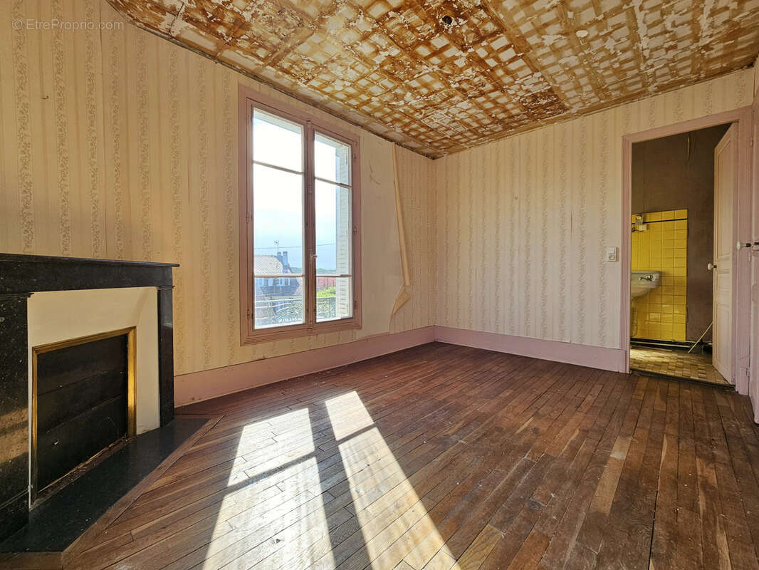 Maison à VILLECRESNES