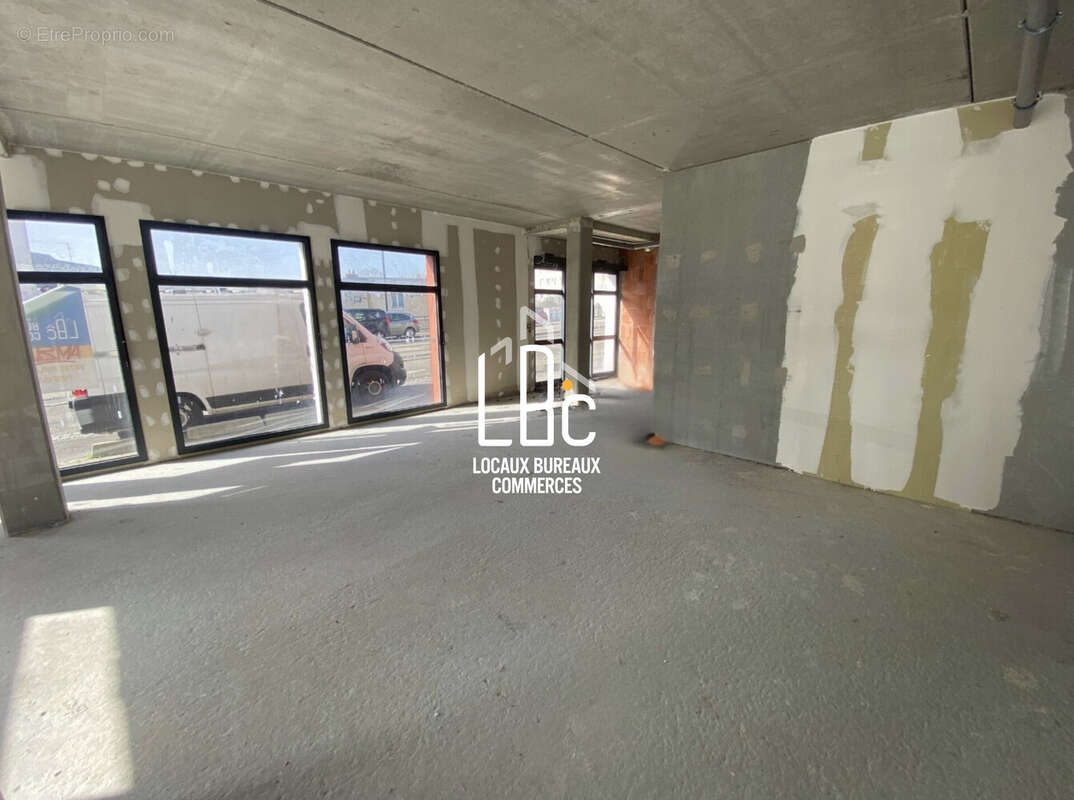 Commerce 188 m² à Nantes  - photo 3