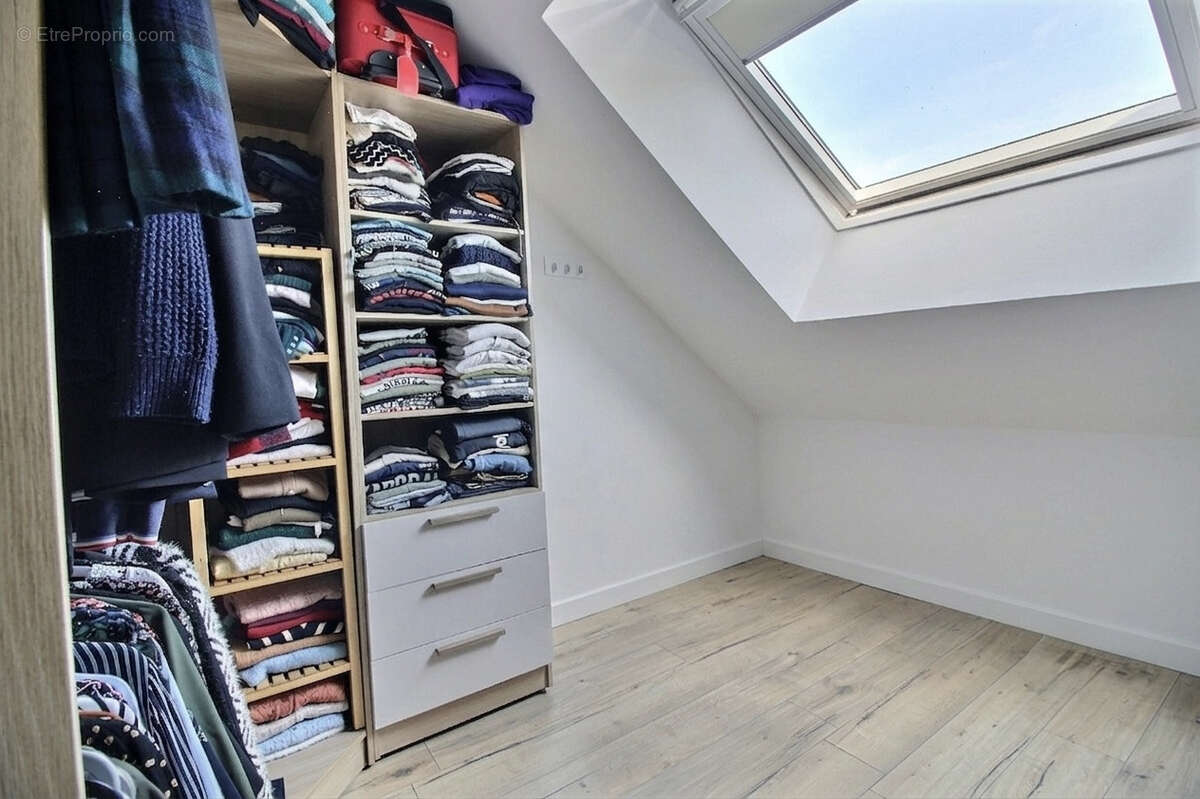 Maison semi-individuelle avec jardin, terrasse et passage latéral   4 chambres - photo 22