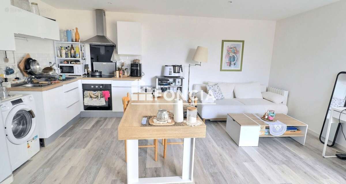 Appartement à SAINT-GENIS-LAVAL