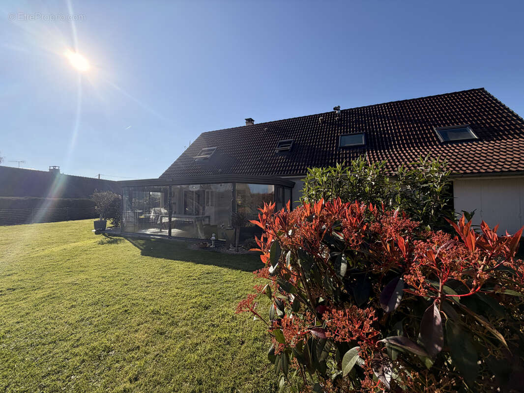 Maison à NEUVILLE-SUR-SARTHE