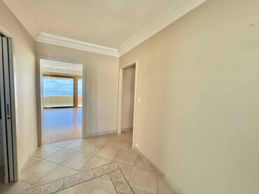 Appartement à VILLENEUVE-LOUBET