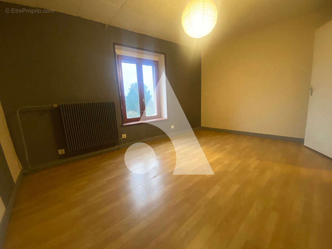 Maison à MONTCY-NOTRE-DAME