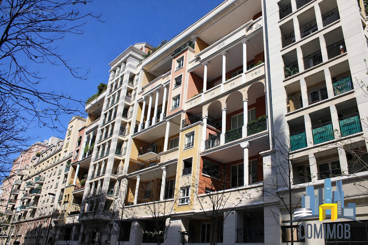 Appartement à COURBEVOIE