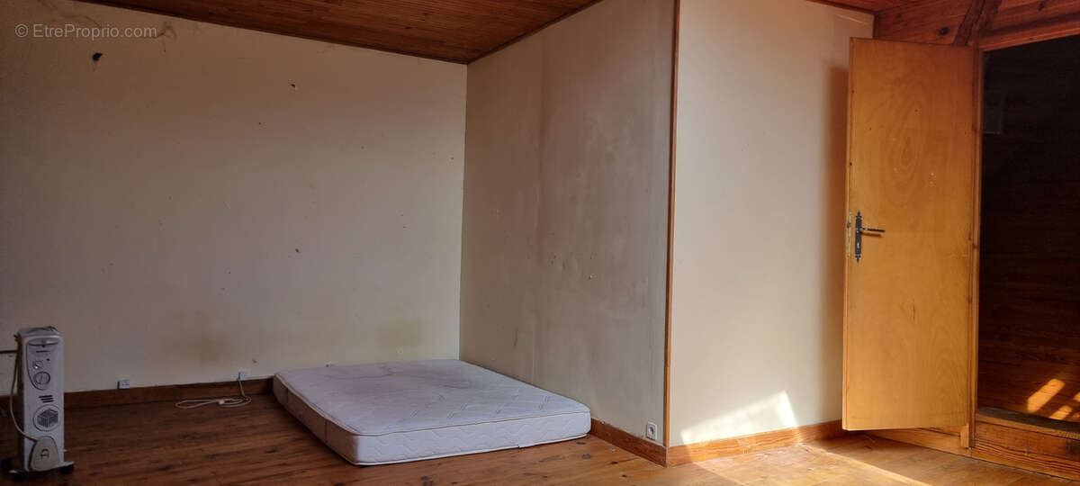 Maison à SAINT-JEAN-DE-LA-PORTE