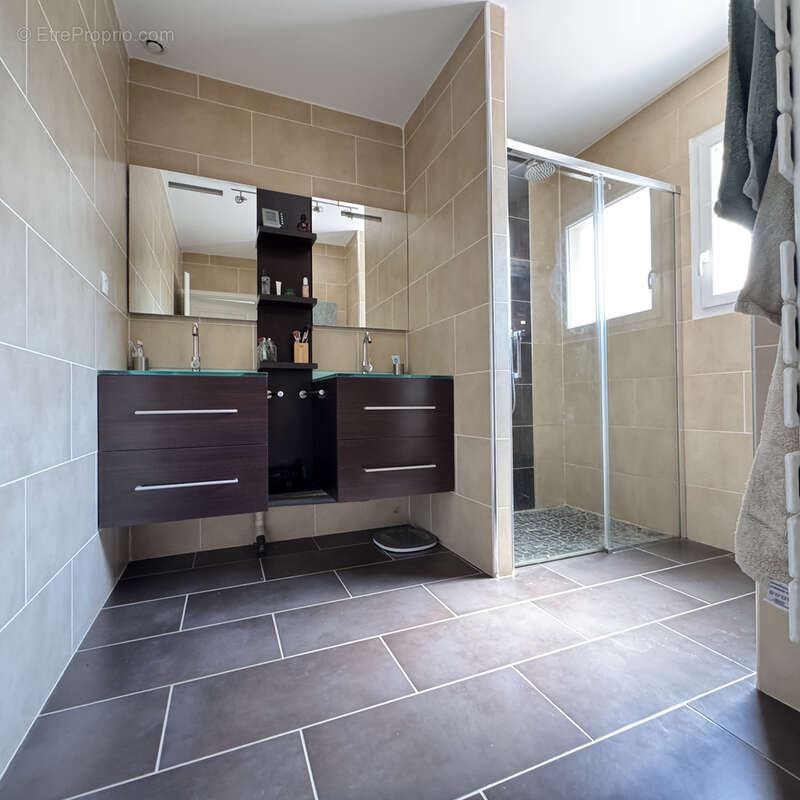 Superbe maison familiale de 153 m2 avec piscine, au calme - photo 18