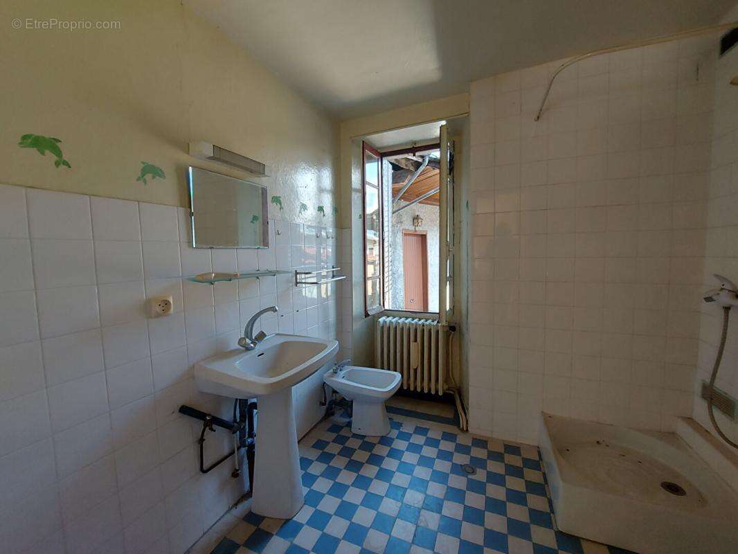 Maison à CHAMOUX-SUR-GELON